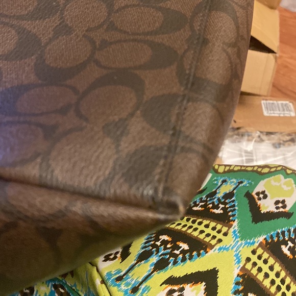 City Zip Tote In Signature Canvas Preloved SOLD - Picture 15 of 16